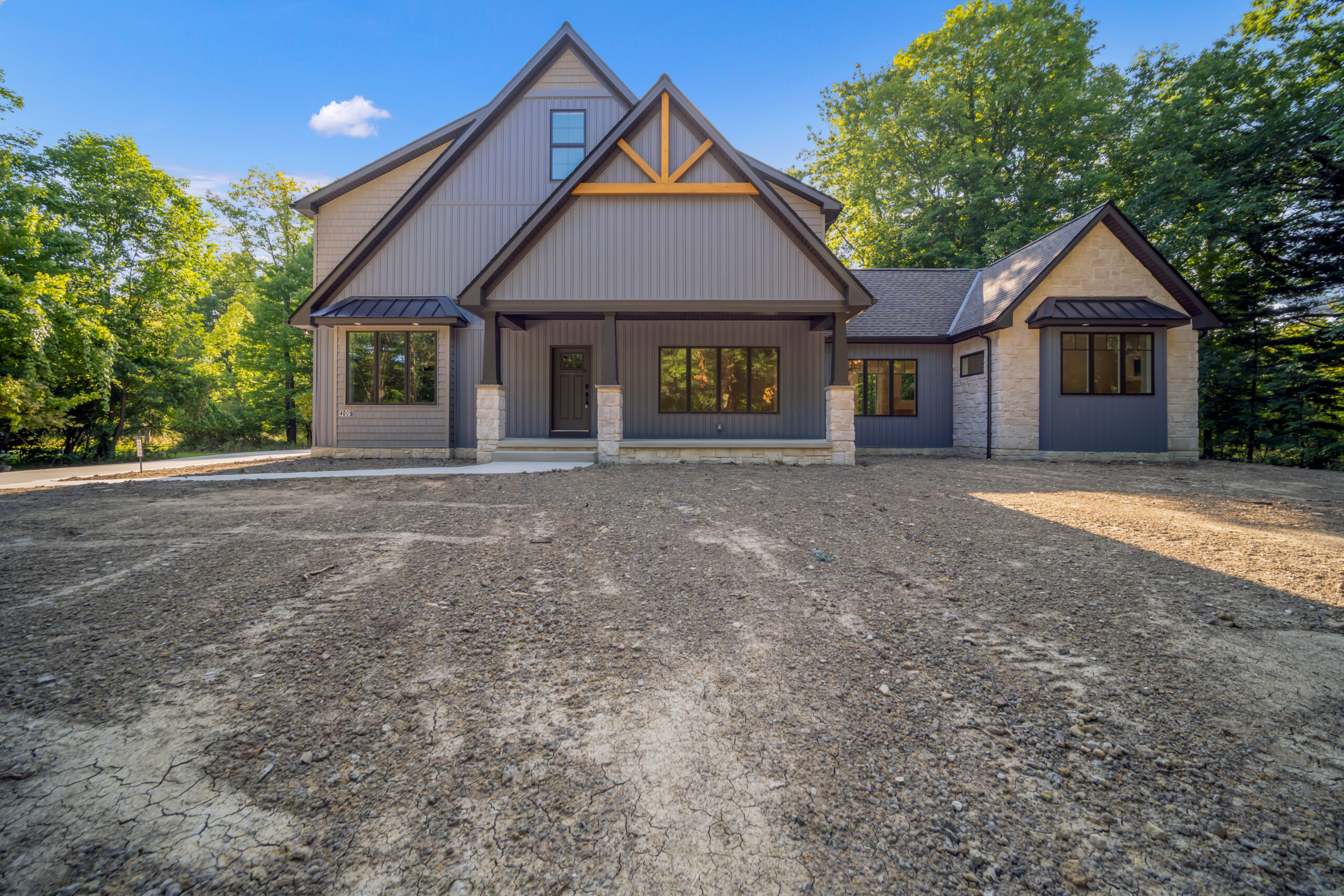 SOLD
4009 Brainard Rd., Orange Village
3,500 SF, 4 bedrooms, 3 full + 1 half bathrooms